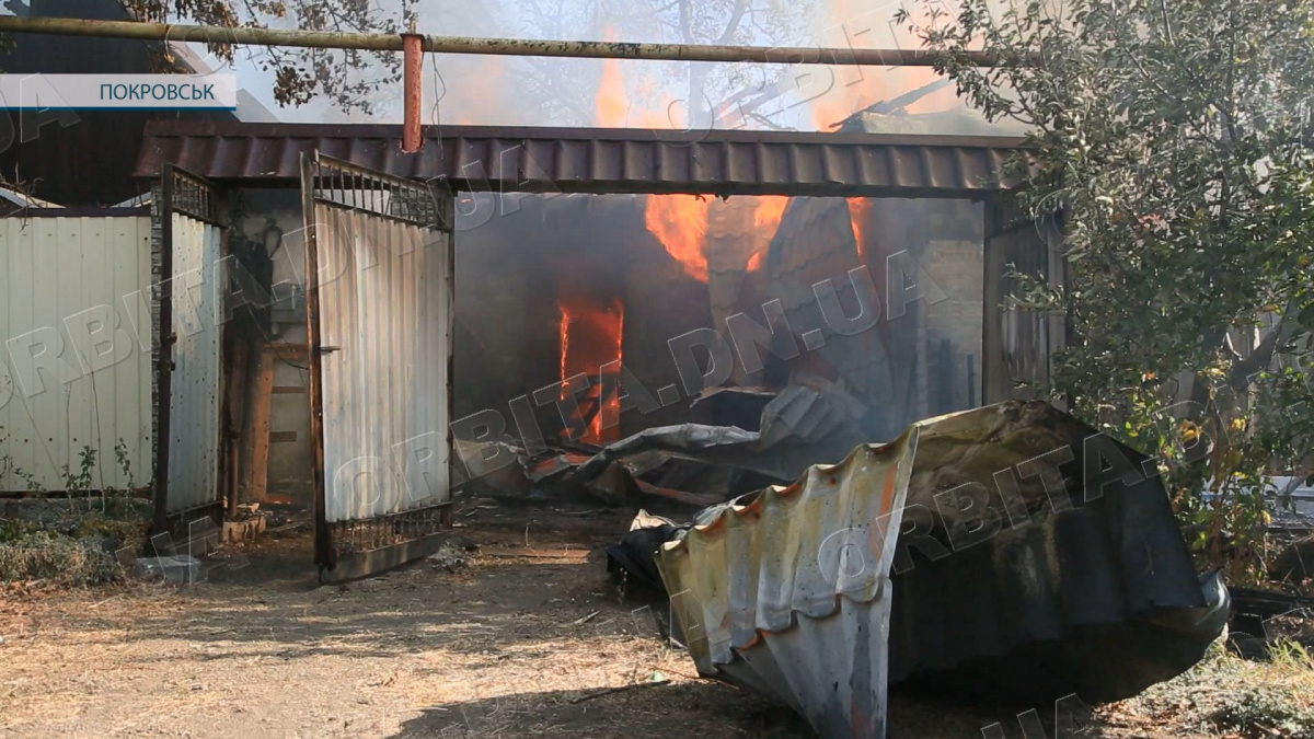 У Покровську вогонь забрав житло родини переселенців із Вугледару (сюжет)