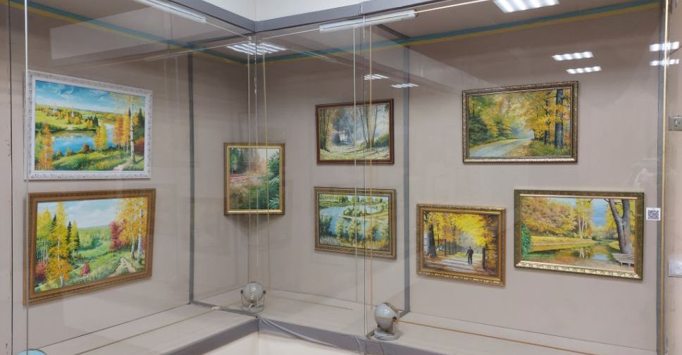 «З натхненням по життю» - у Покровському музеї відкрилась виставка художника В.Чорного