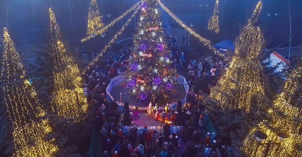 «Донецксталь» и ШУ «ПОКРОВСКОЕ» подарили покровчанам Большую новогоднюю елку