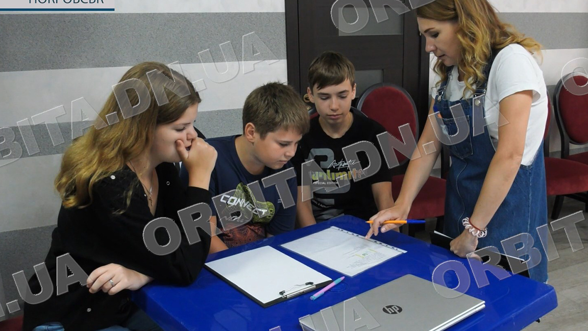 Проєкт пізнавальних квестів: у Покровськ завітали представниці МБФ «Ізоляція»