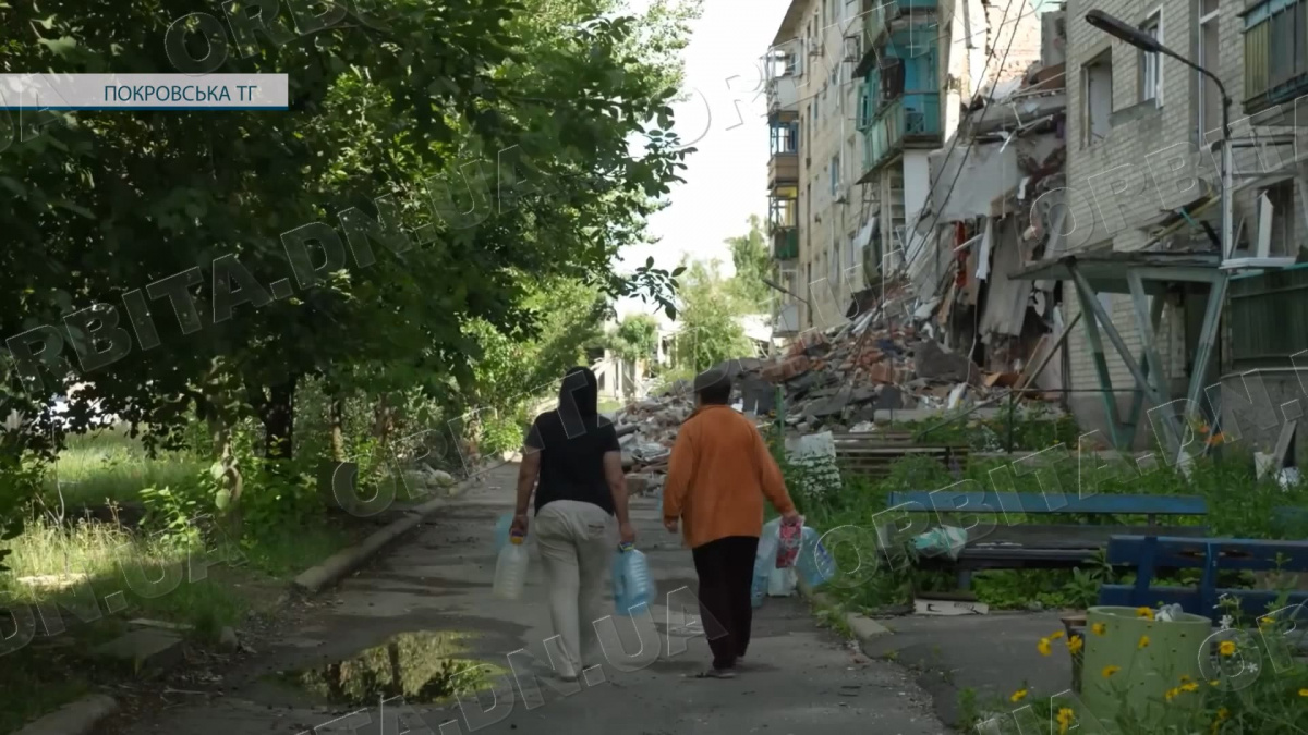 Небо кишить дронами, руйнування множаться: про ситуацію в Покровській громаді