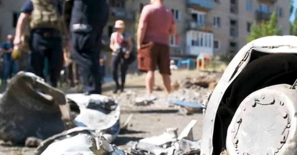 Ракетний удар по Кураховому: пошкоджено багатоповерхівки та дитячий садок