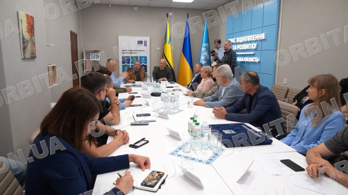 Спортивні клуби – для об’єднання ВПО: Донеччину відвідав міністр молоді та спорту