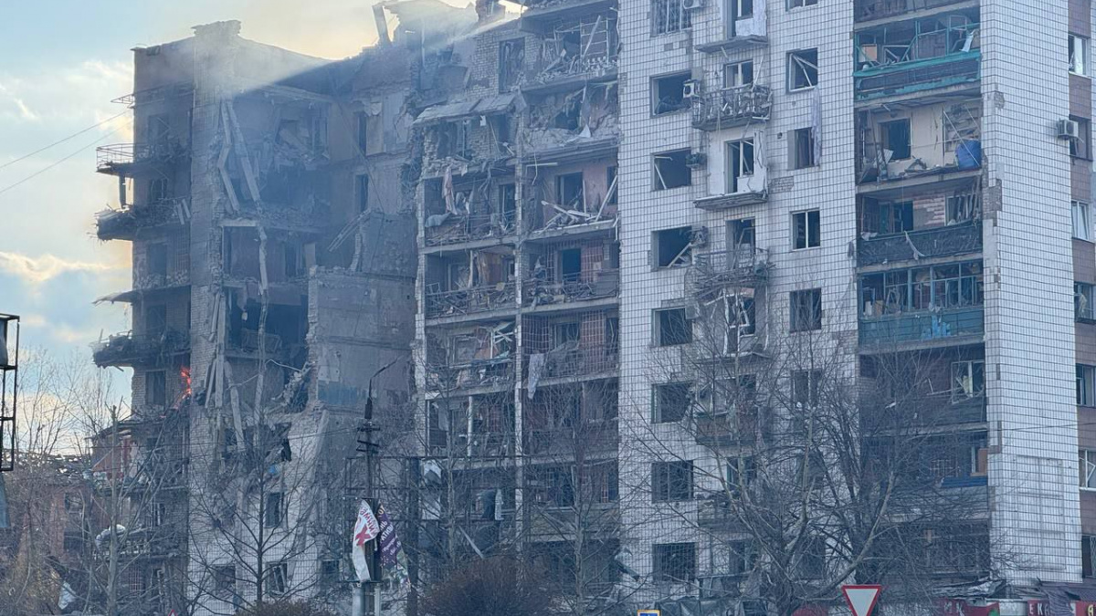 Поранений та чергові руйнування: Покровська МВА інформує про наслідки обстрілів 13 квітня