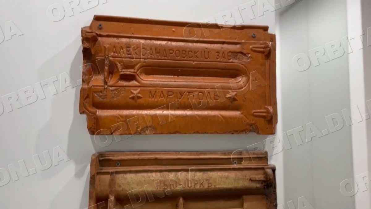 Історія у кожному шматочку: покровчанка Наталія Майорова зібрала колекцію черепиці