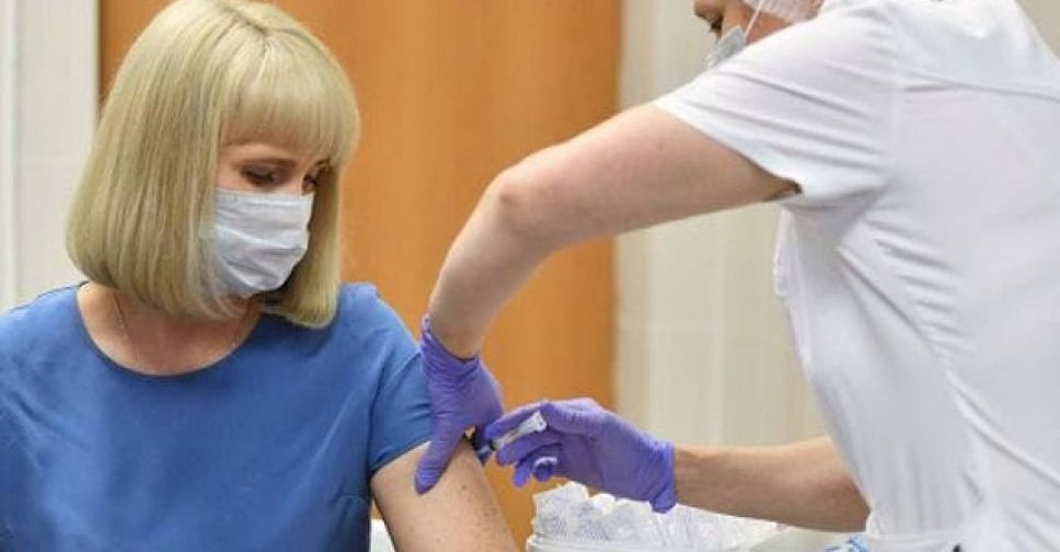 В Україні зобов’яжуть чиновників та освітян вакцинуватися від коронавірусу