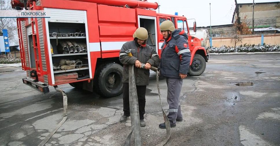 Час новин. Команда вогнеборців транспортної дирекції «Метінвест Покровськвугілля» опановує пожежну машину