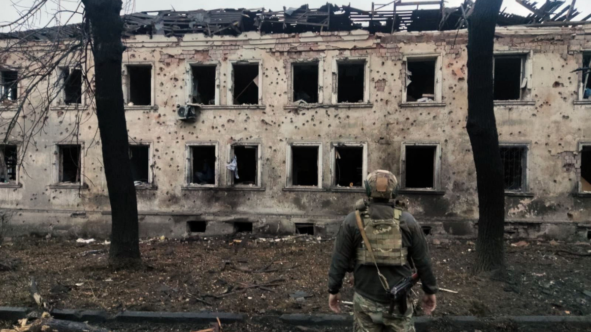 За добу окупанти обстріляли 4 населених пункти Донеччини, вбили людину