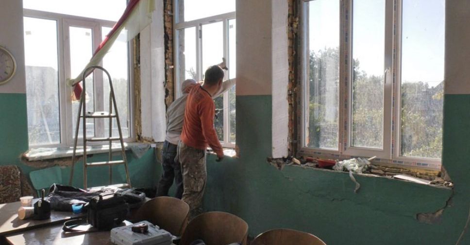 В Обществе слепых Покровска меняют окна при поддержке Благотворительного фонда «Надежда»