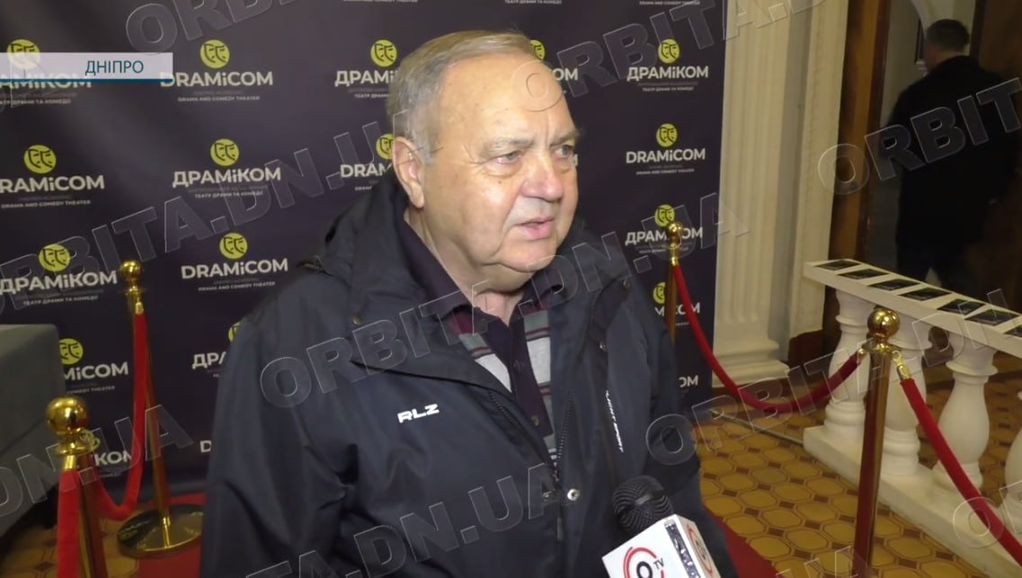 Театр як розрада: покровські ветерани війни та праці відвідали виставу «Кассандра»