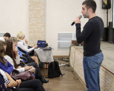 С заботой о молодых кадрах: компания «Донецксталь» проводит профориентационные встречи для старшеклассников