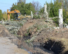 В Мирнограде устраняют последствия очередного провала на канализационном коллекторе