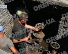 Заміна важливого вузла: в Покровську продовжується підготовка до опалювального сезону (сюжет)