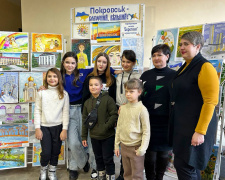«Покровськ соборний, вільний!»: у місті відкрилася виставка дитячих малюнків