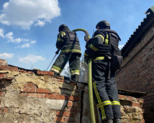 У Гродівці загорівся приватний будинок внаслідок обстрілу