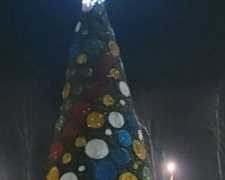 В Покровске отремонтируют новогоднюю елку