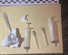 «Стоп наркотик» в дії: поліцейські Покровська затримали збувальника метадону