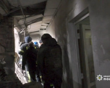 Обстріл Покровська: кількість поранених збільшилась. У поліції показали відео порятунку людей