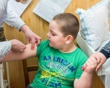 Детям без прививок посещать школу запрещено - Минздрав и МОН