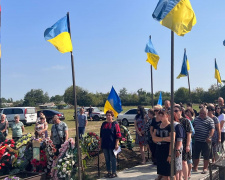 У Мирнограді відбувся мітинг до Дня пам’яті захисників України