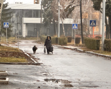 Без газу, тепла, вивозу сміття і подекуди без світла: як виживає Покровськ впритул до лінії фронту