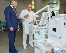 Фонд Вадима Новинского передал Институту сердца аппарат искусственной вентиляции