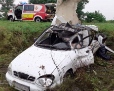 Автівку розірвало: у Маріупольському районі внаслідок ДТП загинув чоловік