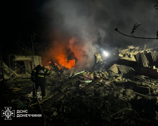 У Родинському та Добропільській ТГ рятувальники ліквідували пожежі, які виникли внаслідок обстрілів