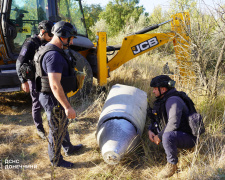 У Покровському районі піротехніки ДСНС вилучили та знищили 1,5-тонну авіабомбу