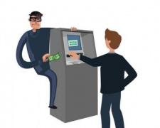 Аферы с банкоматами. Как не стать жертвой скимминга – советы полиции