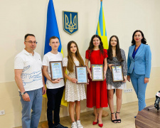 Прогресивні та сміливі: хлопців і дівчат Покровської громади вітають з Днем молоді