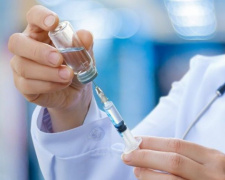 Україна проводитиме вакцинацію від COVID-19 в три етапи