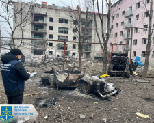 Окупанти здійснили масований обстріл Покровського району: деталі від прокуратури