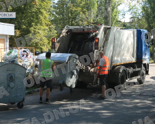 Важлива регулярність: покровські комунальники вивозять тисячі кубометрів сміття