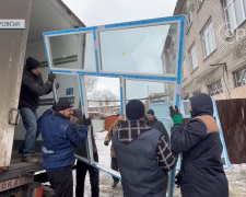 GEM передала Покровську нову партію вікон для пошкоджених багатоповерхівок та держустанов