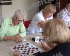 Спортивно-інтелектуальні баталії. Учасниці клубу «Золоті роки» грали в шашки