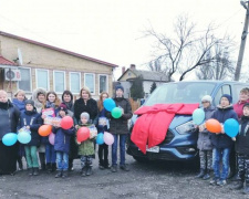 У Покровську дитячий будинок сімейного типу отримав автомобіль