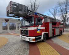 Покровськ отримав другу пожежну машину від благодійників