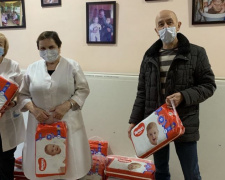Працівники Донецької митниці передали подарунки дитячому будинку Краматорська