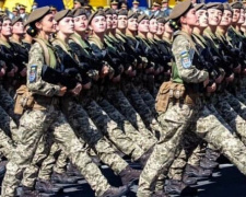 Военный учет женщин: Владимир Зеленский ответил на петицию