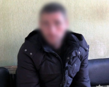 Полицейские Покровска задержали уличного грабителя
