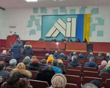 В Мирнограде проходит совместное заседание профкомов ПРУП и НПГУ шахты «Капитальная»