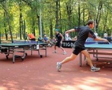 В субботу любители настольного тенниса Покровска посоревнуются на свежем воздухе