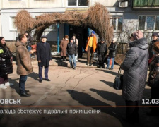 З місця подій. Влада Покровська зустрічається з городянами з приводу підготовки укриттів. 12.03.2022