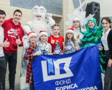 День Николая на Донбассе: хоккеисты и благотворители поздравили 67 000 детей