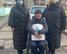 До Дня людей з інвалідністю: представники влади Покровська відвідали особливих жителів громади