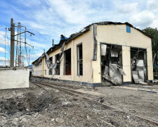 В «Укрзалізниці» показали наслідки вчорашнього обстрілу залізничної інфраструктури в Покровську