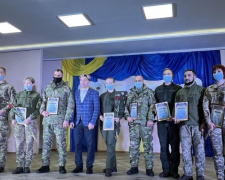 В Покровске чествовали военнослужащих и волонтеров