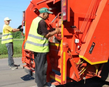 В селах Покровской громады работает новая мусороуборочная техника