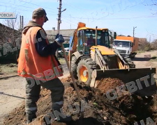 Працівники КП «Покровськводоканал» замінили ділянку водопроводу в центрі Покровська